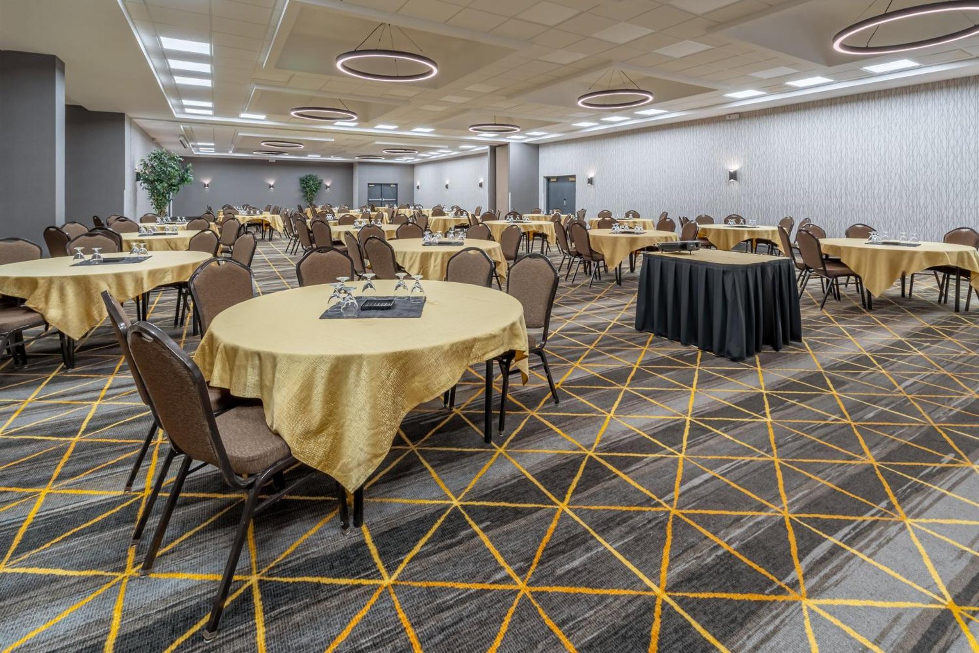 Holiday Inn & Suites Wausau-Rothschild By Ihg Екстер'єр фото